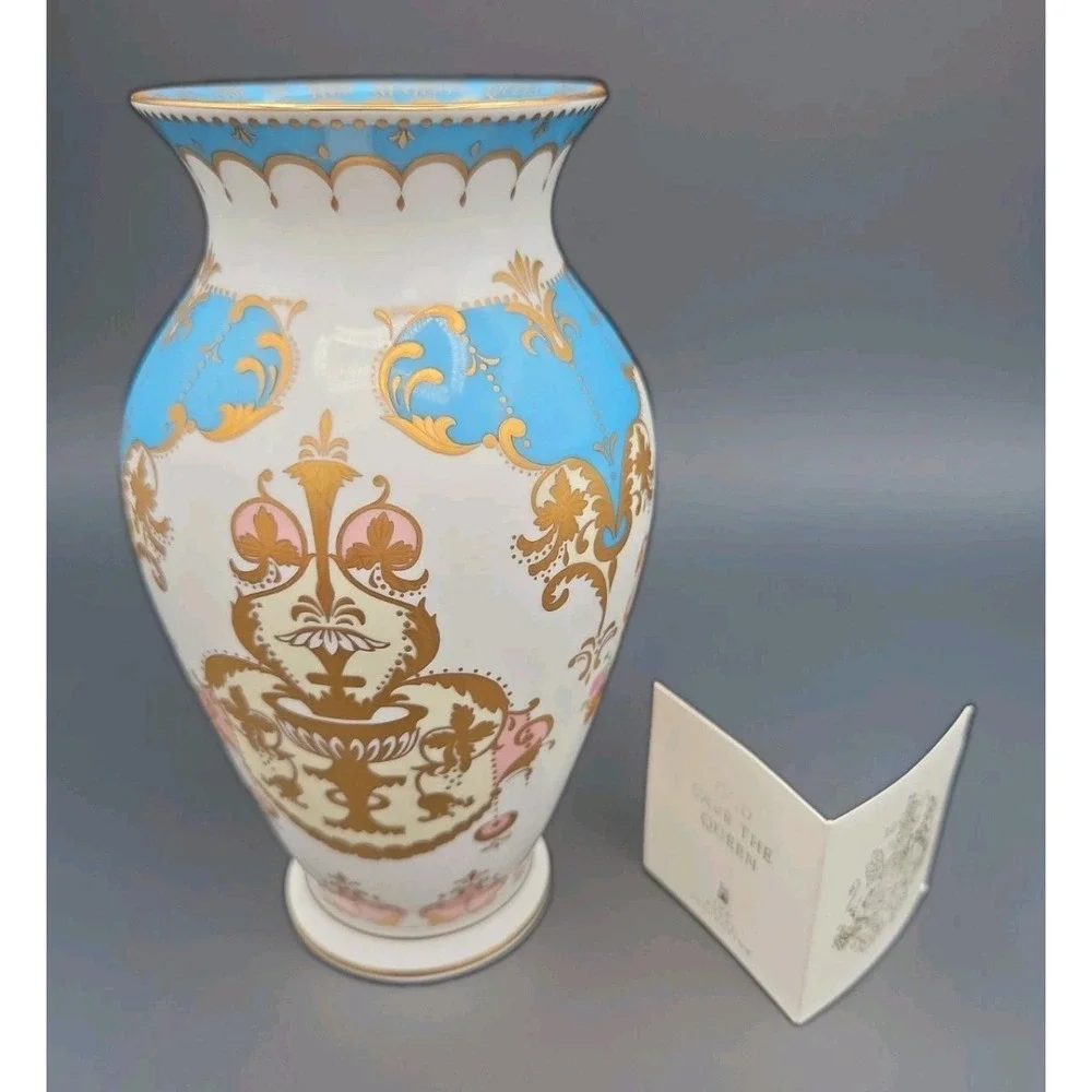 Official Royal Collection Queen Elizabeth II 2002 Golden Jubilee Vase w/ Insert